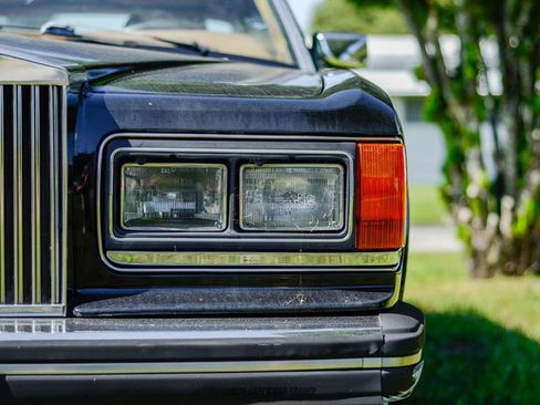 Used 1991 Rolls-Royce Silver Spur II image 36