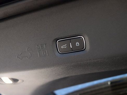 New 2025 Ford Expedition Active image 16