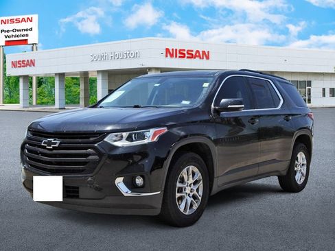 Used 2019 Chevrolet Traverse LT FWD image 2