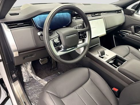 New 2026 Land Rover Range Rover Long Wheelbase SE image 9