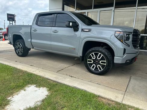Used 2024 GMC Sierra 1500 AT4 w/ Technology Package AWD/4WD image 2