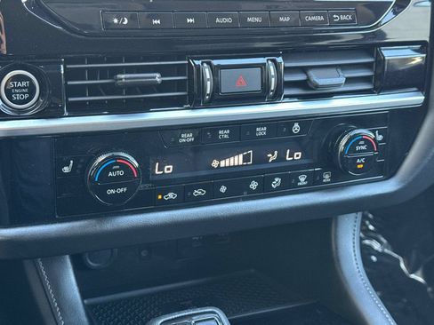 Certified 2023 Nissan Pathfinder SL FWD image 25