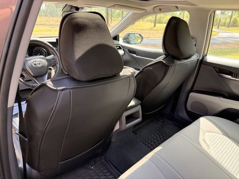 Used 2024 Toyota Camry SE image 26