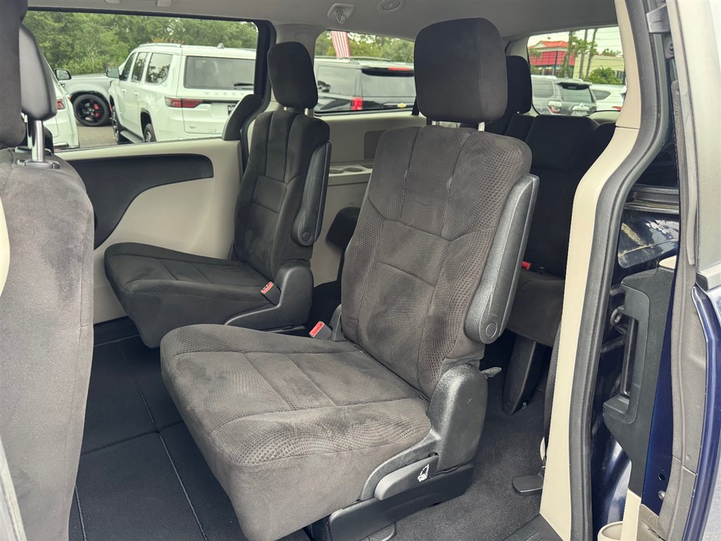 Used 2012 Dodge Grand Caravan SXT FWD image 16