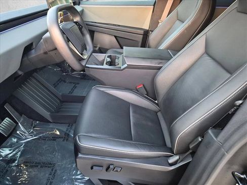 Used 2025 Tesla Cybertruck AWD Crew Cab image 17