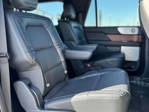 Used 2024 Lincoln Navigator L Reserve image 35
