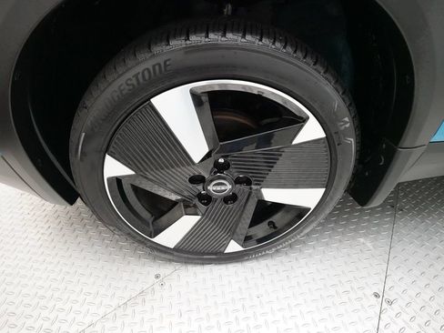 Used 2025 Nissan Kicks SR w/ SR Premium Package AWD/4WD image 23