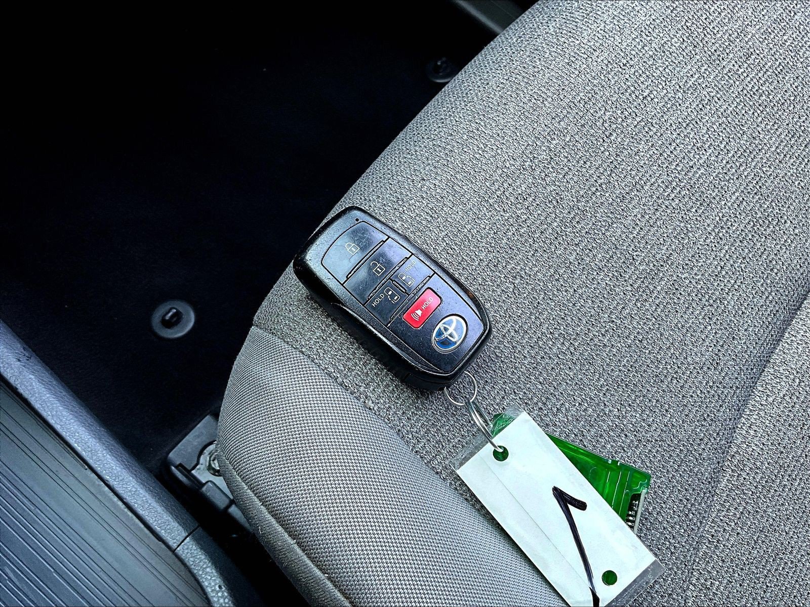 Used 2021 Toyota Sienna LE FWD image 35