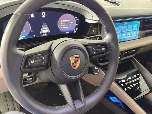Used 2025 Porsche Macan Electric w/ Premium Package RWD image 25