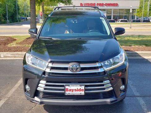 Used 2018 Toyota Highlander Limited AWD/4WD image 5
