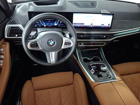 Certified 2024 BMW X7 xDrive40i w/ Executive Package image 2