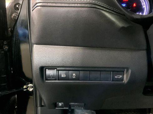 Used 2021 Toyota Venza LE w/ Carpet Mat Package (TMS) AWD/4WD image 35