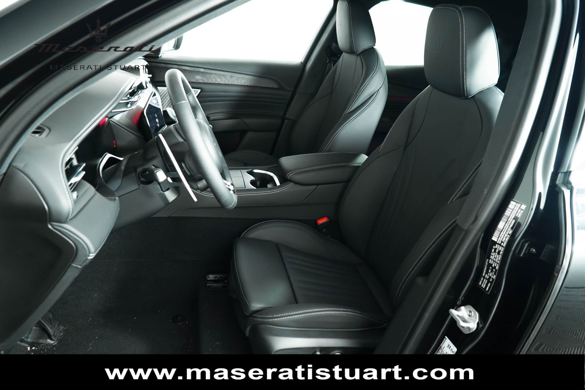 Used 2025 Maserati Grecale Modena AWD/4WD image 24