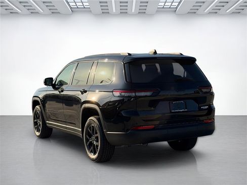New 2025 Jeep Grand Cherokee L Altitude image 5