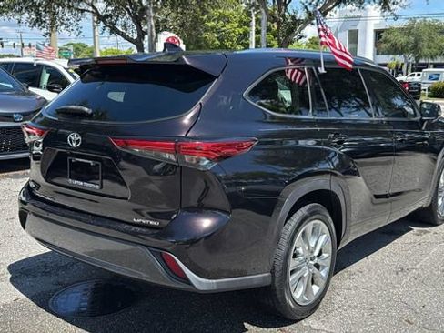 Used 2021 Toyota Highlander Limited FWD image 10