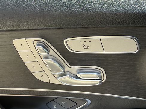 Used 2022 Mercedes-Benz GLC 300 image 28