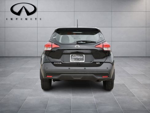 Used 2020 Nissan Kicks SR FWD image 5