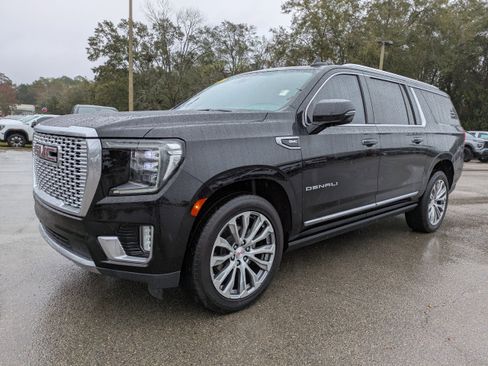 Used 2021 GMC Yukon XL Denali w/ Denali Premium Package image 8