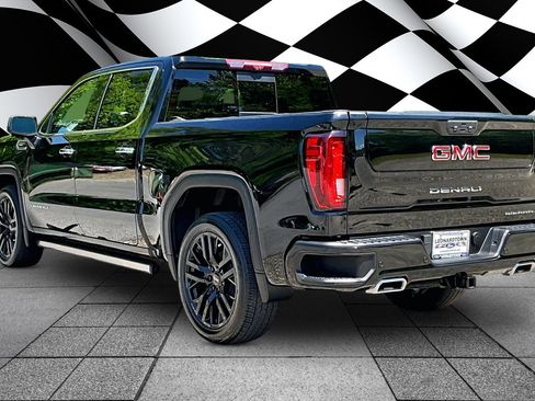 Used 2023 GMC Sierra 1500 Denali w/ Technology Package AWD/4WD image 12