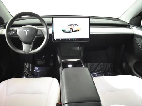 Used 2023 Tesla Model Y Long Range AWD/4WD image 25
