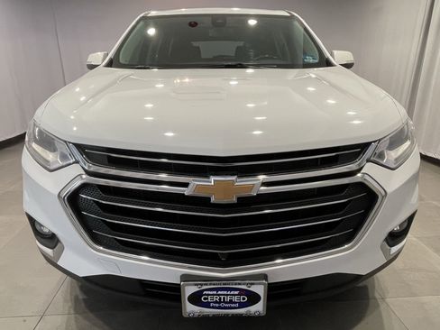 Used 2020 Chevrolet Traverse LT w/ LT Premium Package AWD/4WD image 2