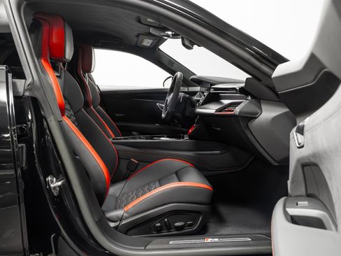 Used 2023 Audi RS e-tron GT image 24