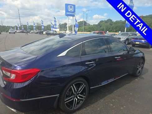 Used 2018 Honda Accord Touring image 4