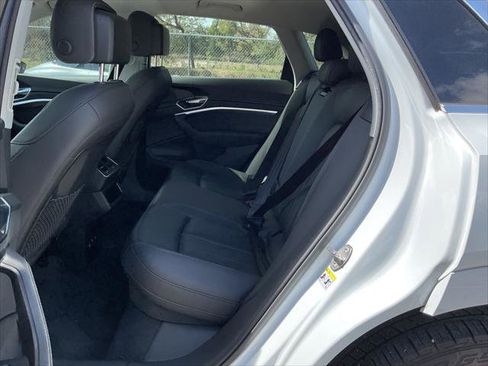 Used 2019 Audi e-tron Premium Plus image 21