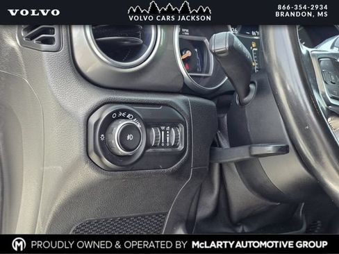 Used 2020 Jeep Wrangler Unlimited Sahara AWD/4WD image 17