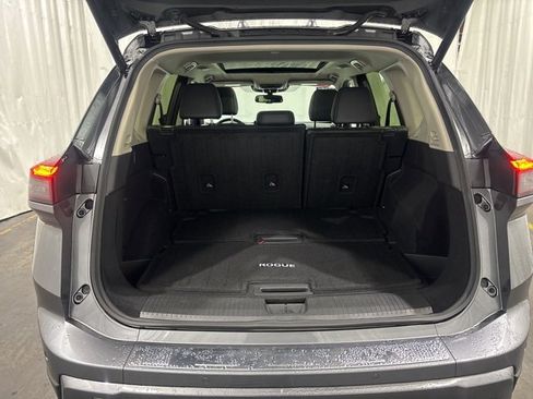 Certified 2025 Nissan Rogue SL w/ Tech Package image 9
