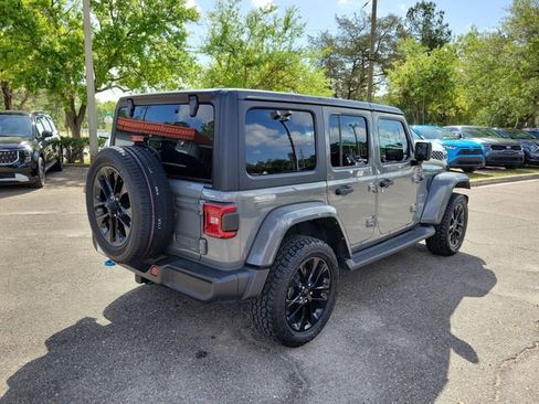 Used 2022 Jeep Wrangler Unlimited Sahara image 2
