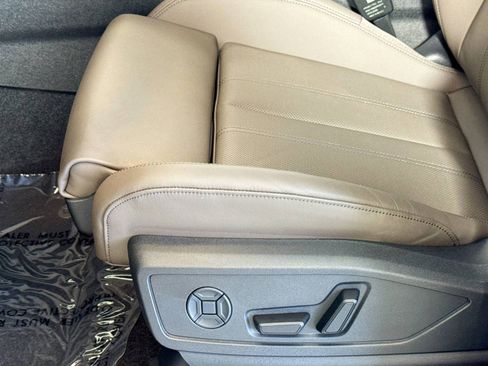 New 2025 Audi Q5 Prestige image 16