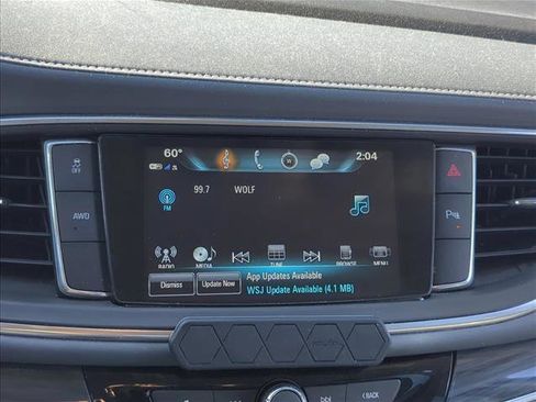 Used 2019 Buick Enclave Essence image 11