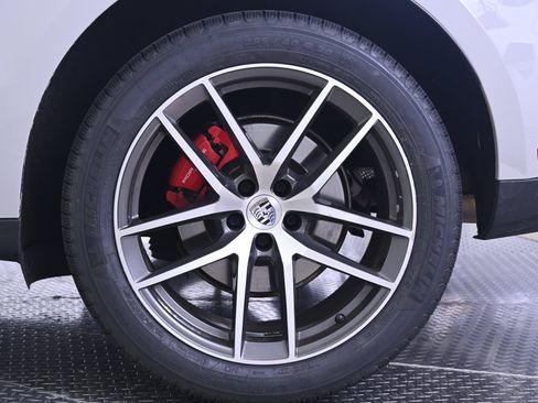 Certified 2023 Porsche Macan S AWD/4WD image 12