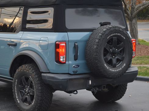 Used 2023 Ford Bronco Black Diamond image 3