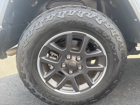 Used 2023 Jeep Wrangler Sport image 16