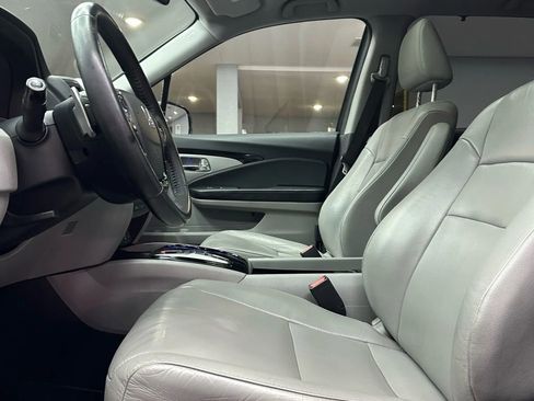 Used 2016 Honda Pilot Touring image 11