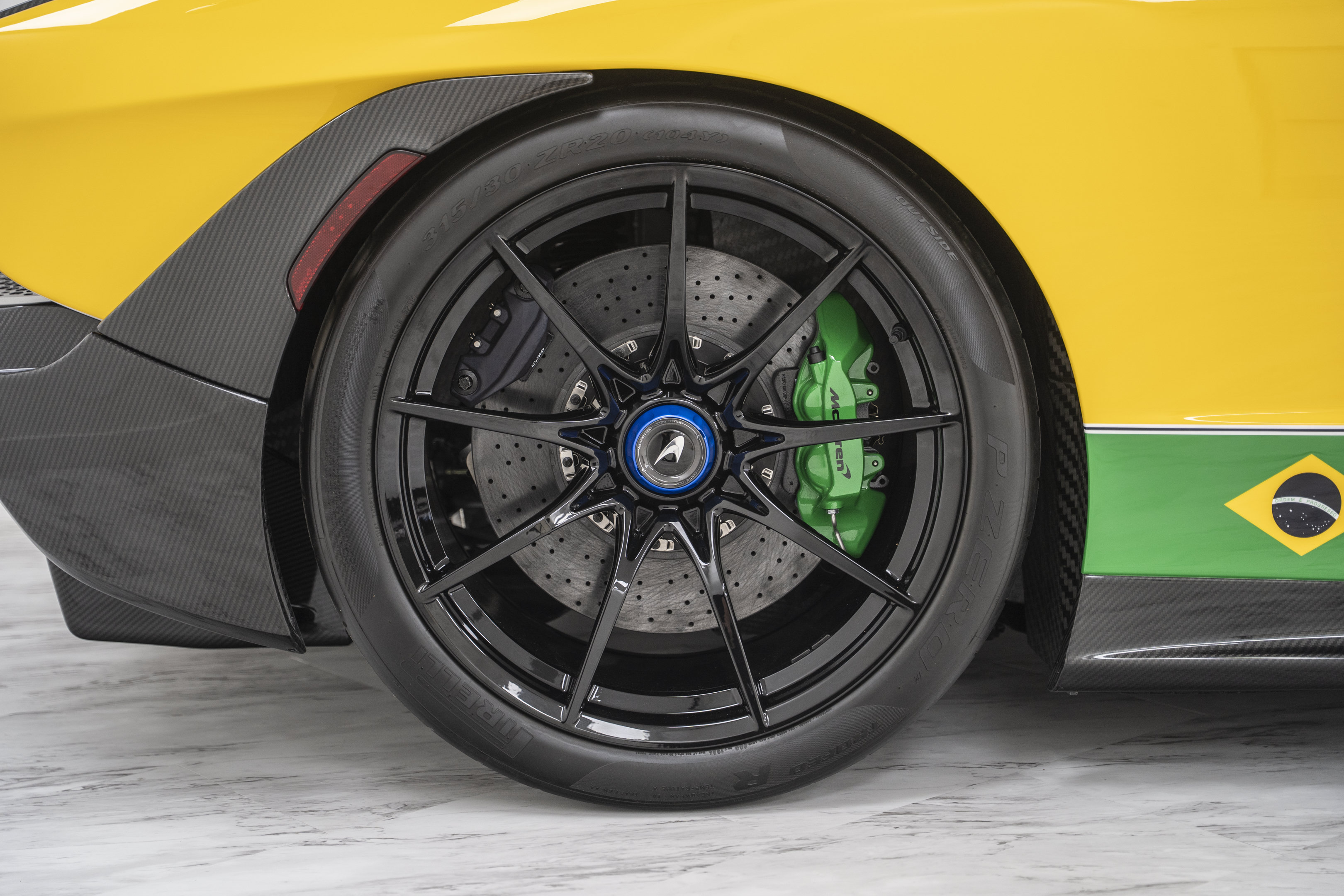 Used 2019 McLaren Senna RWD image 26