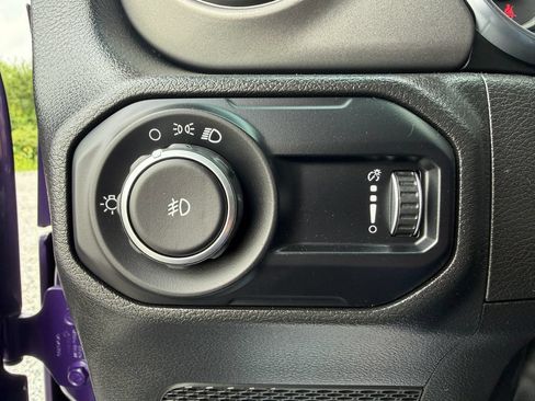 Used 2023 Jeep Wrangler Unlimited Sport AWD/4WD image 10