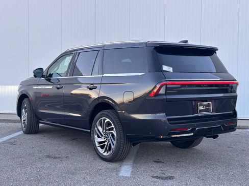 New 2025 Lincoln Navigator Reserve AWD/4WD image 3