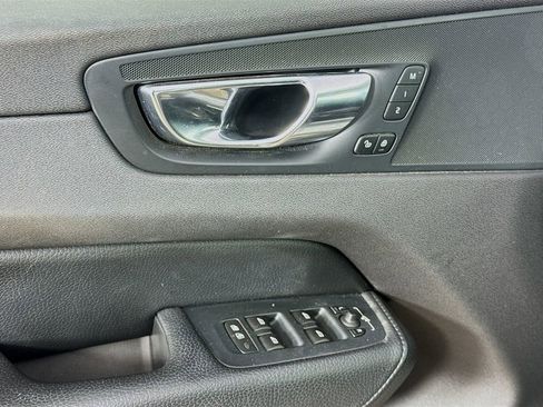 Used 2018 Volvo XC60 T5 Inscription w/ Convenience Package image 22