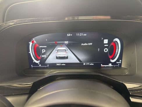 Used 2025 Nissan Pathfinder Platinum image 22