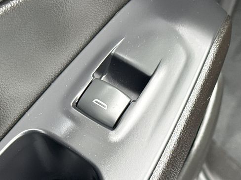 Used 2022 Chevrolet Traverse RS AWD/4WD image 32