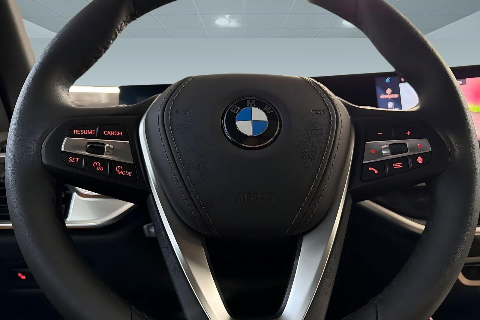 Used 2026 BMW X5 sDrive40i w/ Premium Package RWD image 11