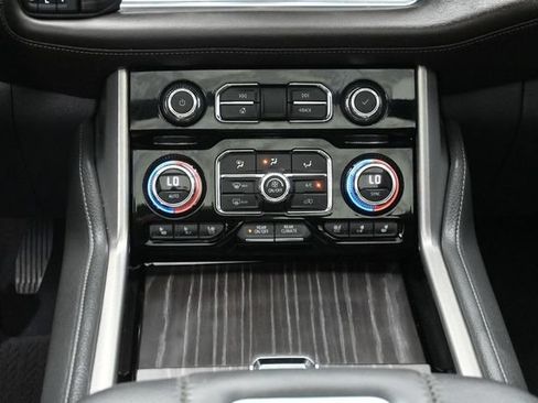 Used 2021 GMC Yukon Denali AWD/4WD image 25
