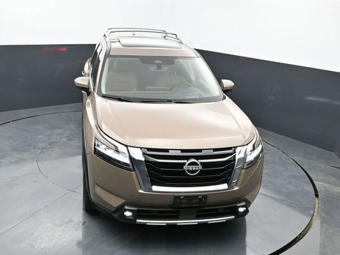 Used 2024 Nissan Pathfinder Platinum w/ Cargo Package image 32
