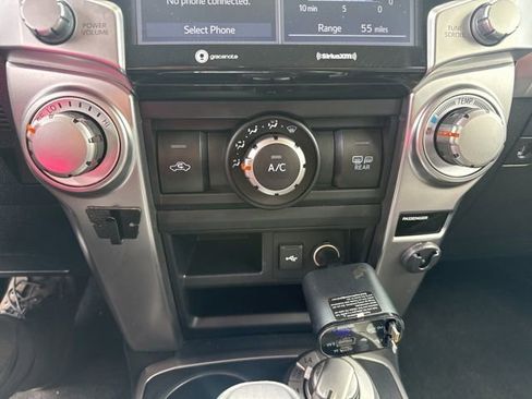 Used 2024 Toyota 4Runner SR5 AWD/4WD image 32