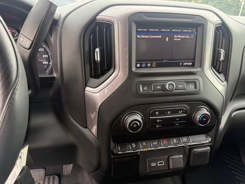 Used 2022 Chevrolet Silverado 1500 Custom Trail Boss AWD/4WD image 10