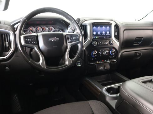 Used 2020 Chevrolet Silverado 1500 RST w/ Texas Edition AWD/4WD image 2