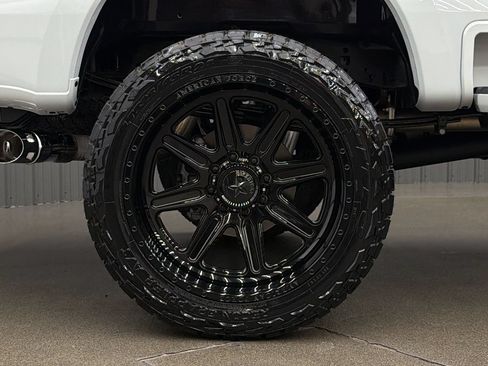 Used 2026 Ford F250 Platinum w/ FX4 Off-Road Package AWD/4WD image 11